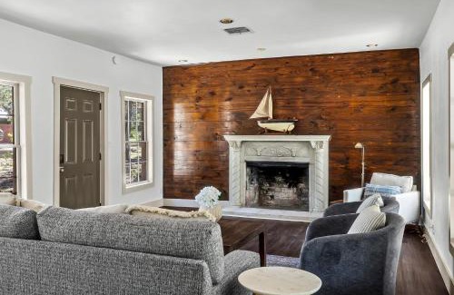 Eck Lane on the Lake Casa | Lakefront Cabins - Boat Dock - Firepit