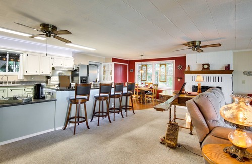 Longtown Casa | Lakefront Canadian Gem: Hot Tub, Decks & Grills