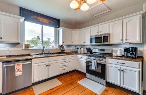 Cayuga Casa | Lakefront Cayuga Retreat with Private Deck and Hot Tub