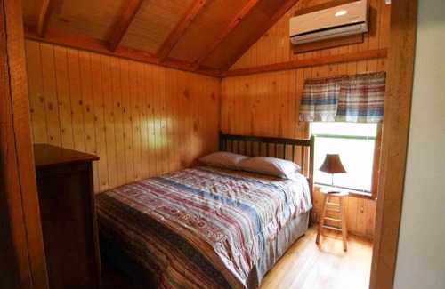 Mead Casa | Lakefront Cedar Cabin - 7