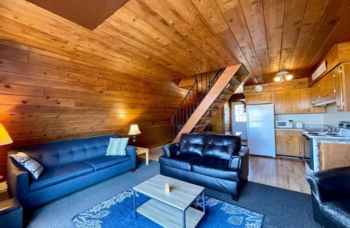 Stevensville Casa | Lakefront Chalet #26 w/ Beach Access, Pools, Sport Courts, Fishing Pond & more!