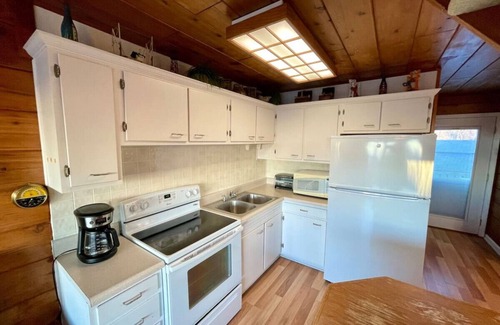 Stevensville Casa | Lakefront Chalet #29 w/ Beach Access, Pools, Sport Courts, Fishing Pond & more!