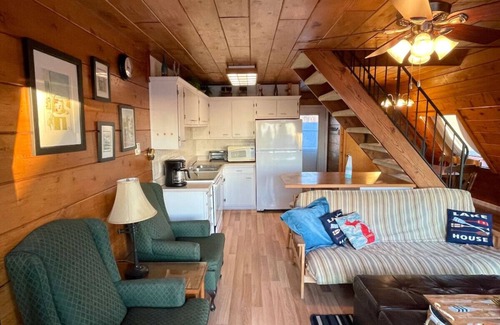 Stevensville Casa | Lakefront Chalet #29 w/ Beach Access, Pools, Sport Courts, Fishing Pond & more!