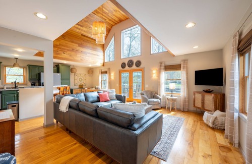Treasure Lake Chalet De Esquí | Lakefront Chalet -Kayaks, Gameroom, Firepit