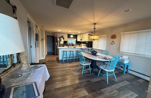 White Lake Casa | “Lakefront Chalet Retreat-Up North Feel, relax & rewind. Hot Tub and fireplace.”