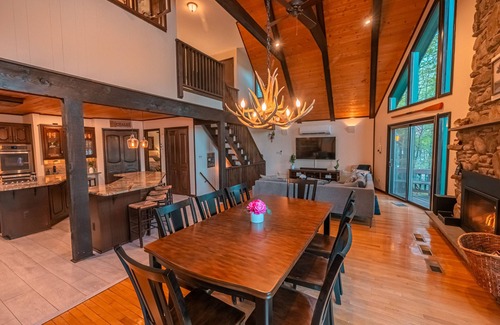 Lake Ariel Chalet De Esquí | Lakefront Chalet - Stunning Views, Private Dock and A+ Location! 2025 Updates!