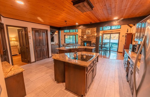 Lake Ariel Chalet De Esquí | Lakefront Chalet - Stunning Views, Private Dock and A+ Location! 2025 Updates!