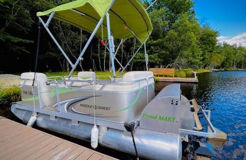 Locust Lake Village Chalet De Esquí | Lakefront Chalet with Pontoon boat & golf cart