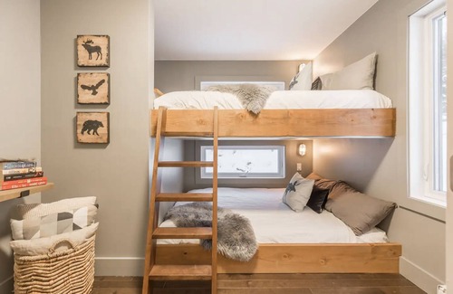 La Conception Chalet De Esquí | Lakefront Chic & Modern Chalet near Mont Tremblant