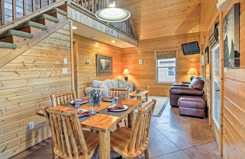 Columbia Casa | Lakefront Columbia Cabin with Porch and Shared Dock
