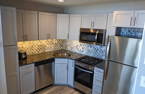 Conway Condominio | Lakefront Condo on Crooked Lake, Family-Friendly, Boat Slip Available