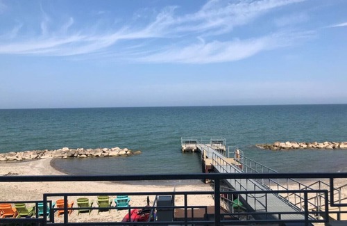 Geneva-on-the-Lake Condominio | Lakefront Condo, Pool, Beach, Wineries, SPIRE