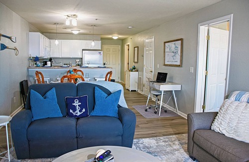 Lake Ozark Condominio | Lakefront Condo - Pool - Waterfront View - Rentable Dock