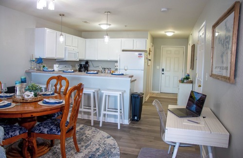 Lake Ozark Condominio | Lakefront Condo - Pool - Waterfront View - Rentable Dock