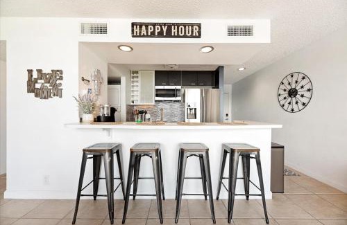 Walden on Lake Conroe Apartamento | Lakefront Condo Retreat