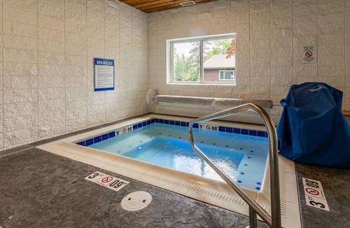 Whitefish Condominio | Condominio frente al lago con maravillosas vistas - fácil acceso a esquiar cerca!