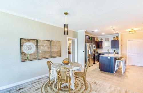 Eureka Apartamento | Lakefront Corsicana Condo w/ Pool Access!