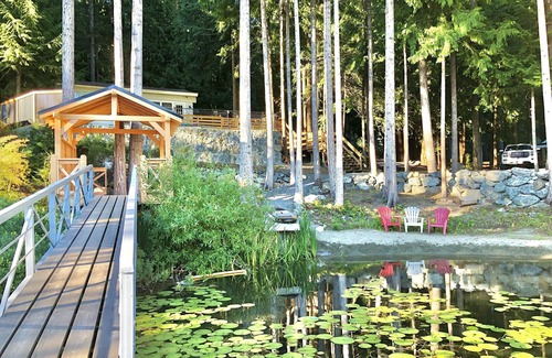 Shawnigan Lake Cabaña | Lakefront Cottage Private & Peaceful
