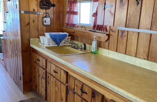 South China Cabaña | Lakefront Cottage 3BR Mid Maine, China Lake, Belgrade close to coast, wifi