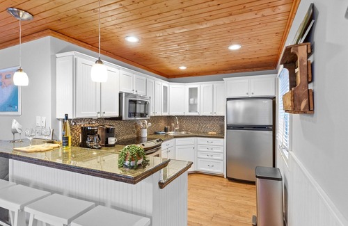 Smyrna Cabaña | Lakefront Cottage at Rainbow Lake