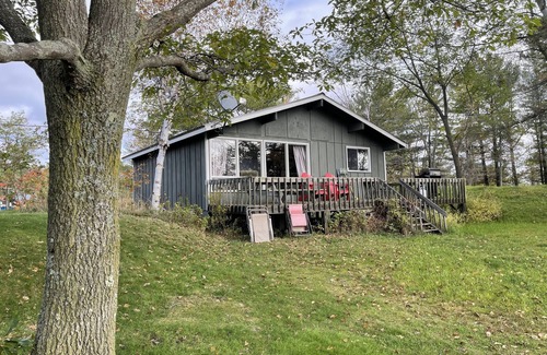 Carling Cabaña | Lakefront Cottage at the end of the road