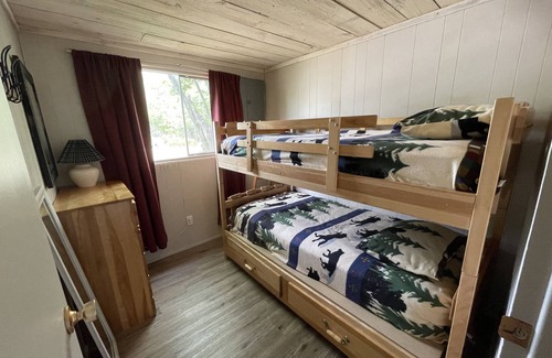 Carling Cabaña | Lakefront Cottage at the end of the road