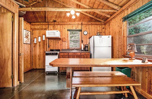 Cheboygan Cabina | Lakefront Cottage - Hermosos jardines y gran playa de arena