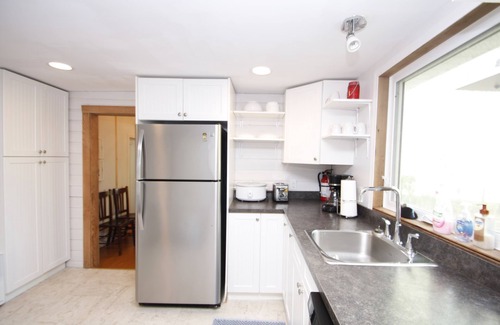 Manitou Beach Cabaña | Lakefront Cottage in Manitou Beach