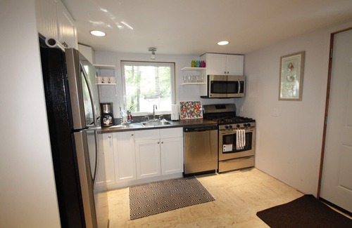 Manitou Beach Cabaña | Lakefront Cottage in Manitou Beach