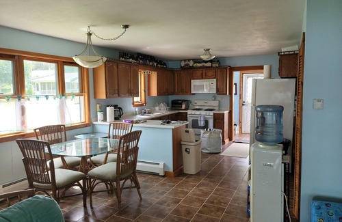 Sennett Cabaña | Lakefront Cottage in Upstate New York