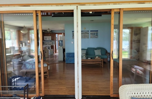 Sennett Cabaña | Lakefront Cottage in Upstate New York