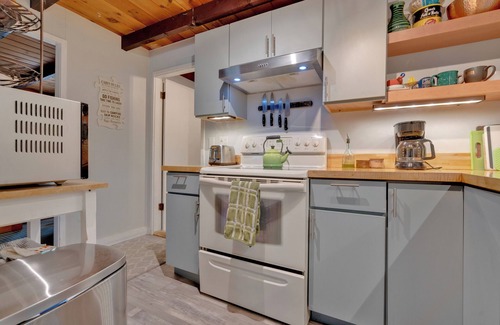 Lake Arrowhead Casa | Lakefront cottage | Indoor Pools | Kayaks