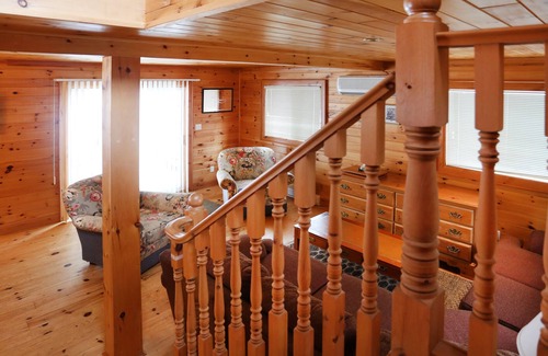 Gravenhurst Cabaña | Lakefront Cottage Marina View