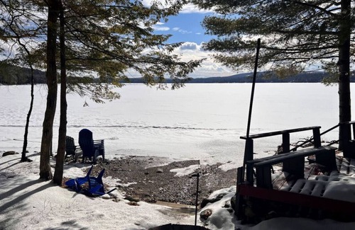 Holden Cabina | Lakefront Cottage on Brewer Lake