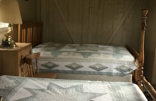 Barryton Cabaña | Lakefront cottage on Diamond Lake