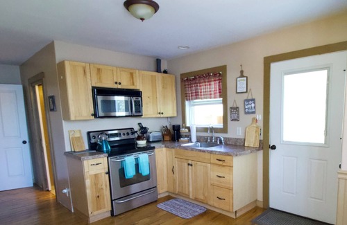 Munsonville Cabaña | Lakefront Cottage on Pristine Granite Lake