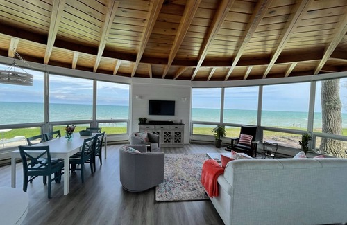 Caseville Casa | Lakefront Cottage on Lake Huron w/ 100ft Sandy Beach