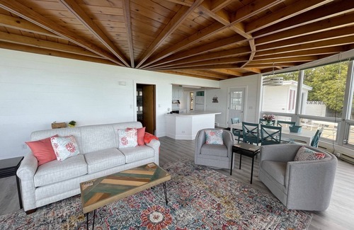 Caseville Casa | Lakefront Cottage on Lake Huron w/ 100ft Sandy Beach
