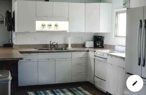Coldwater Cabaña | Lakefront cottage on Coldwater Lake