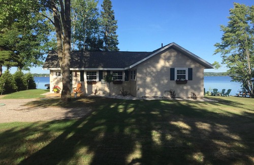 Interlochen Cabaña | Lakefront Cottage en todos los deportes Green Lake-Interlochen-Traverse City / Sleeps 7