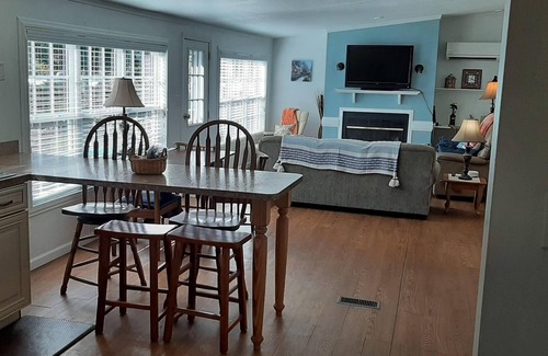 Crossville Cabaña | Lakefront Cottage: Pets welcome, low fees, special monthly discount