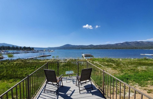 The Village Casa | Lakefront Cottage