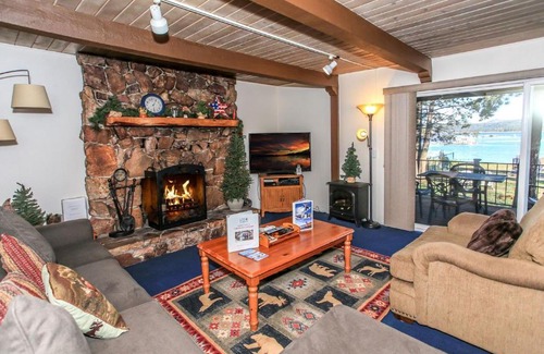 The Village Casa | Lakefront Cottage