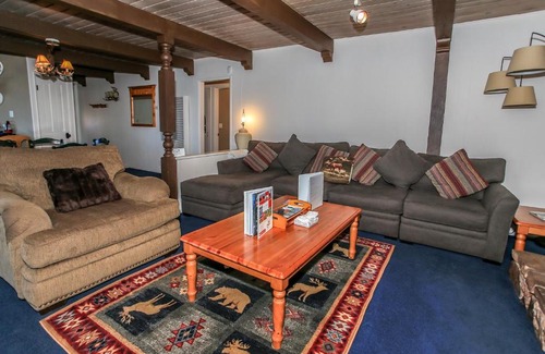 The Village Casa | Lakefront Cottage