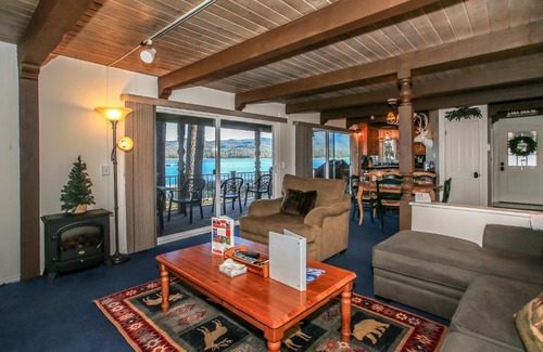 The Village Casa | Lakefront Cottage