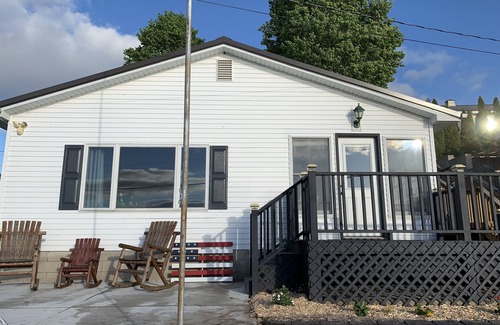 Chippewa Lake Cabaña | Lakefront Cottage | Huge Deck, Fire, Kayaks & Dock