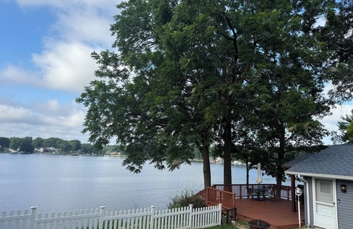 Barnes Lake-Millers Lake Cabaña | Lakefront Cottage - just north of Lapeer on private all lake sports lake