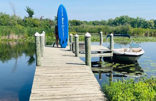 Tonka Bay Casa | Lakefront Cottage