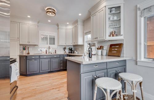 Tonka Bay Casa | Lakefront Cottage
