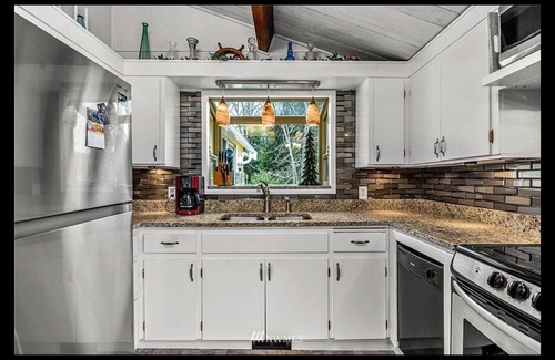 Lake McMurray Cabina | Lakefront Cottage